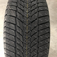 Roadstone WINGUARD ICE PLUS 215/55R17 98T