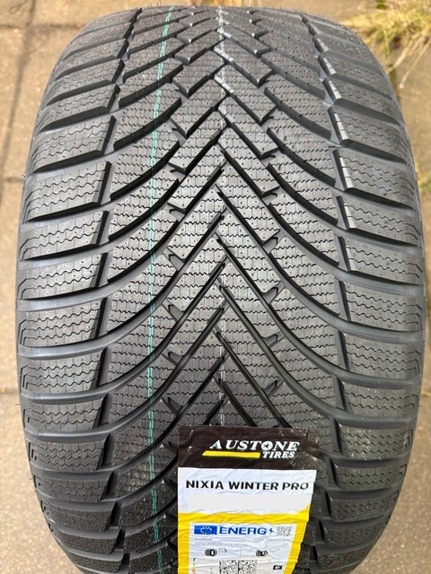 Austone Nixia Winter Pro 275/45R21 110V