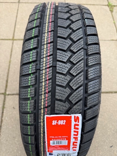 Sunfull SF-982 175/65R14 82T