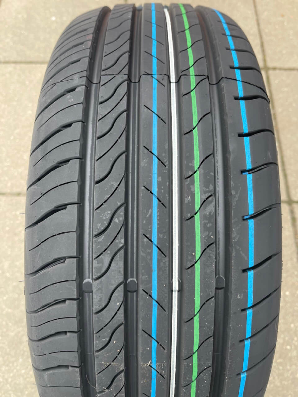 Viatti Strada 2 (V-134) 195/60R15 92V