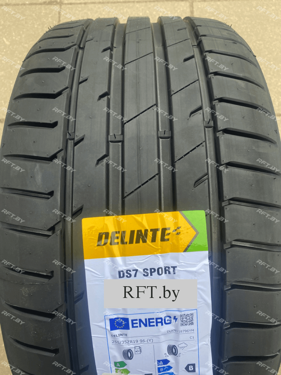 Delinte DS7 Sport 225/40R18 92Y
