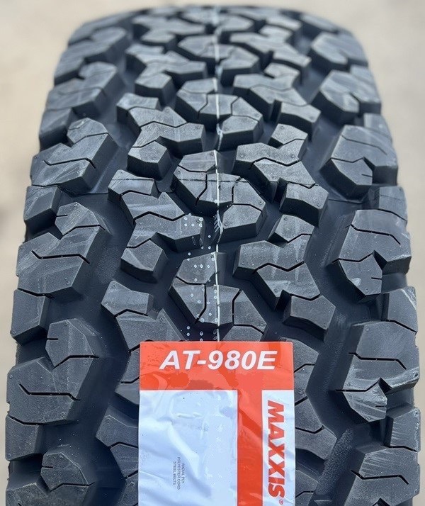 Maxxis Worm-Drive AT-980E 205/70R15C 106/104Q