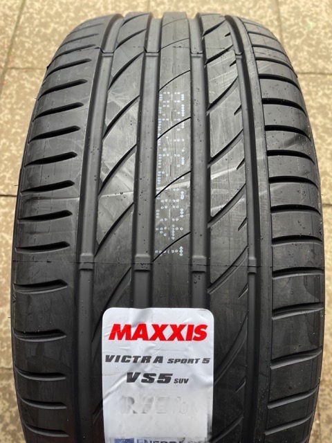 Maxxis Victra Sport VS-5 SUV 235/50R19 99W