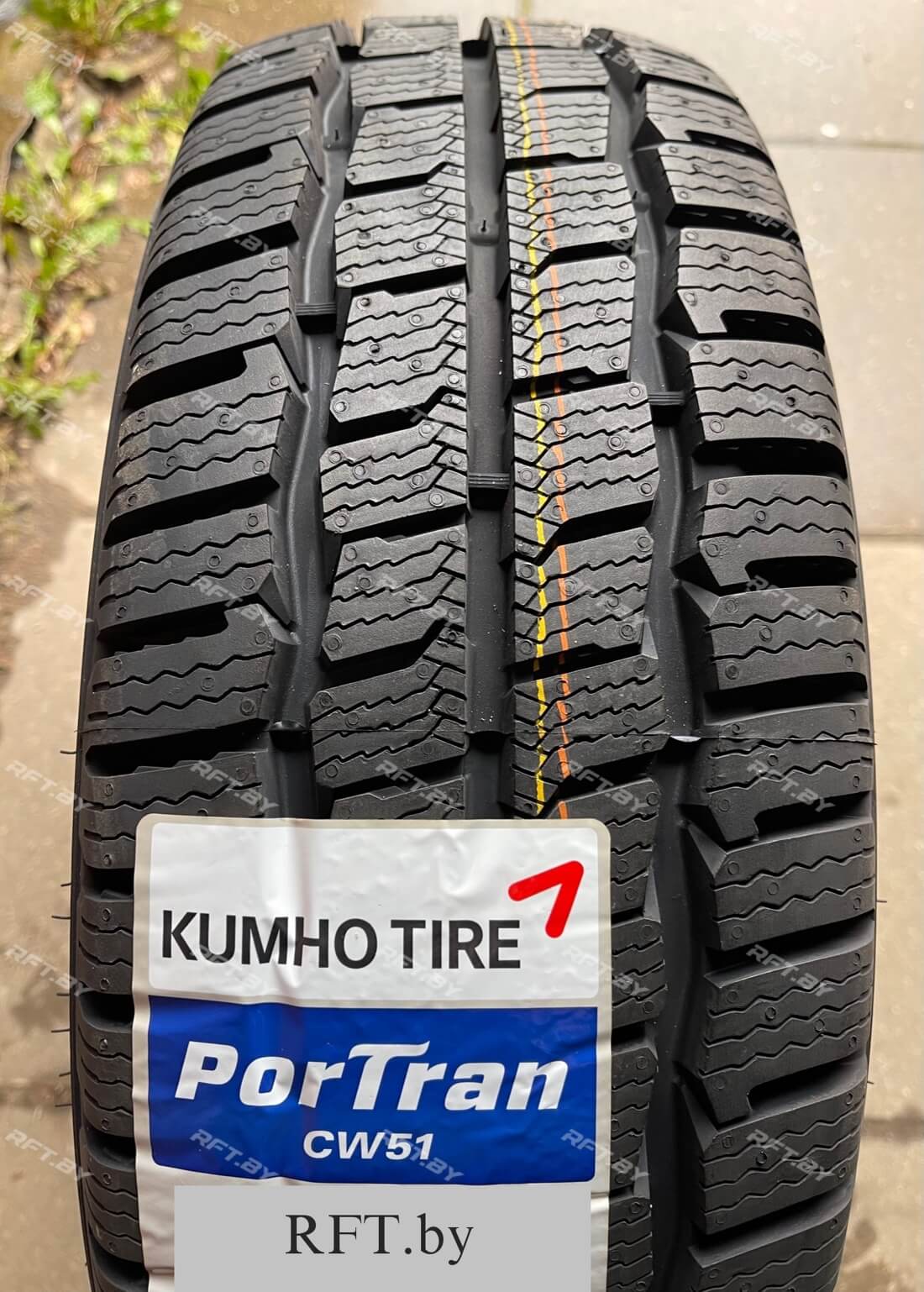 Kumho Winter PorTran CW51 225/75R16C 121/120R