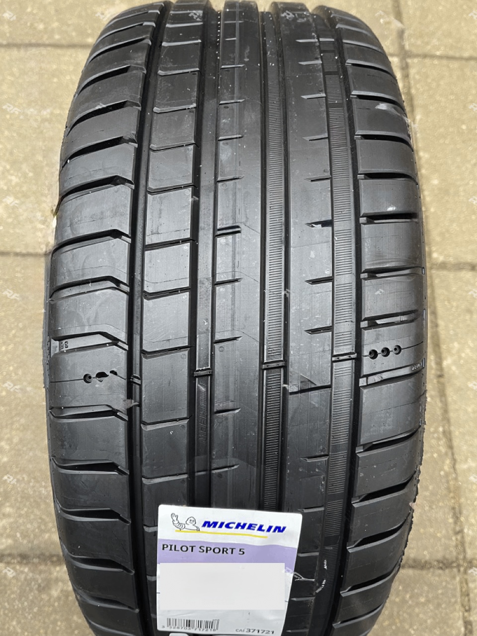 Michelin Pilot Sport 5 235/40R18 95Y