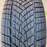 Goodyear UltraGrip Ice SUV 245/70R16 111T