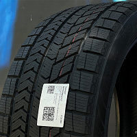 Unistar Ice Protection 325/35R22 114H