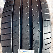 Michelin Pilot Sport 4 S 245/30R20 90Y