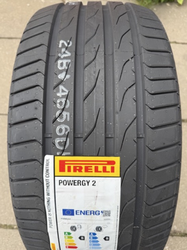 Pirelli Powergy 2 215/45R18 93Y
